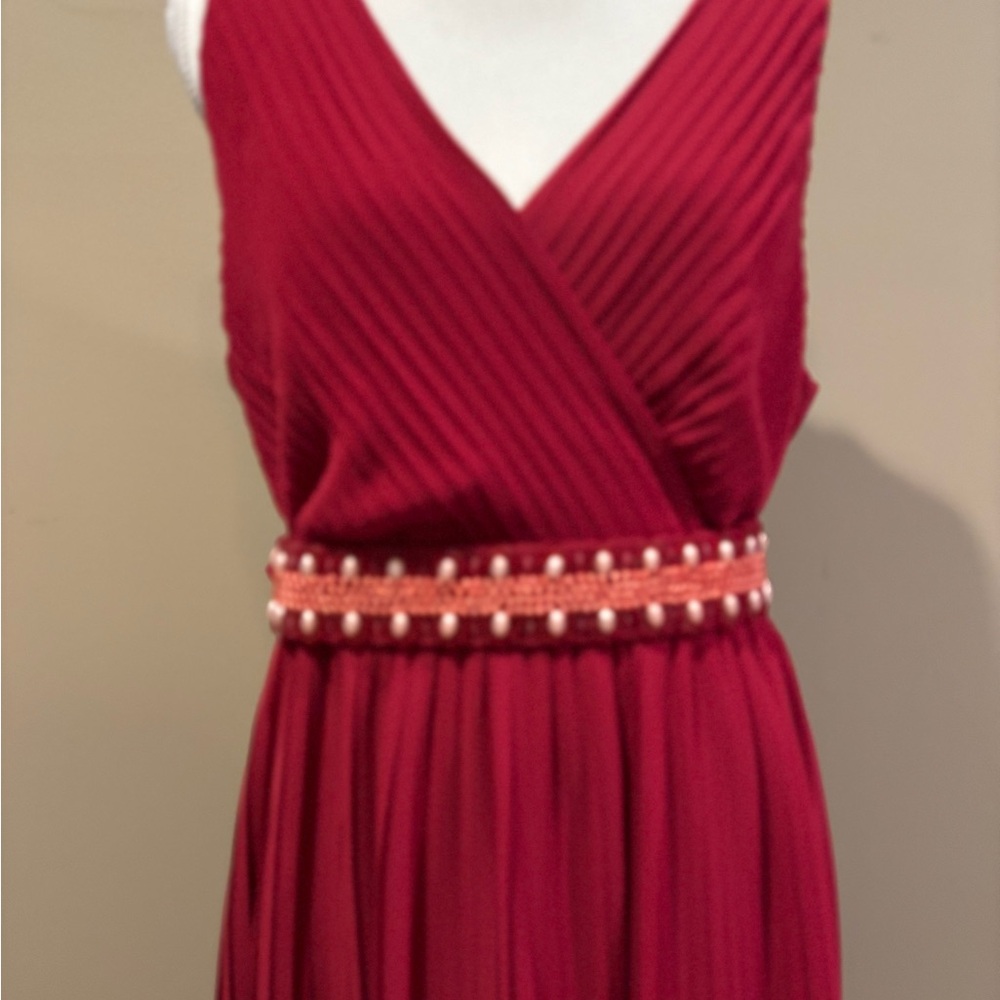 Date Night!! Elegant Red Sleeveless Dress